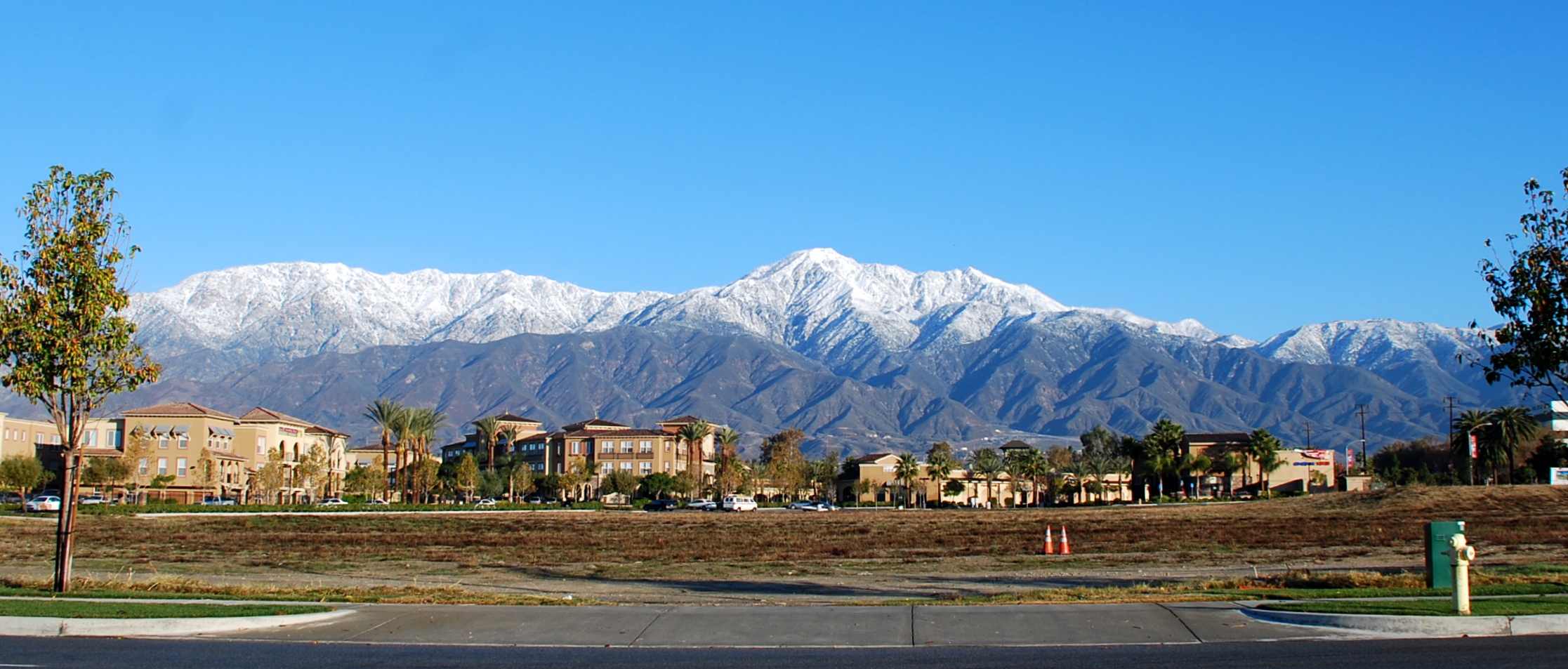 Rancho Cucamonga After Five Limousines Rancho Cucamonga to LAX After Five Limousines